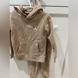 Jordan Kids Tan Jogger sweatshirt and pants set 3t